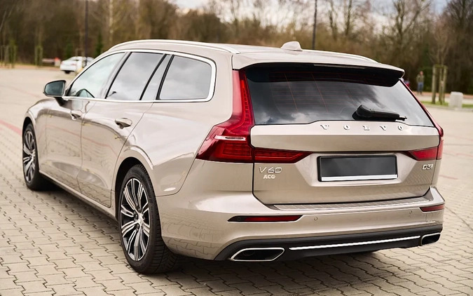 Volvo V60 cena 94900 przebieg: 165000, rok produkcji 2019 z Bydgoszcz małe 497